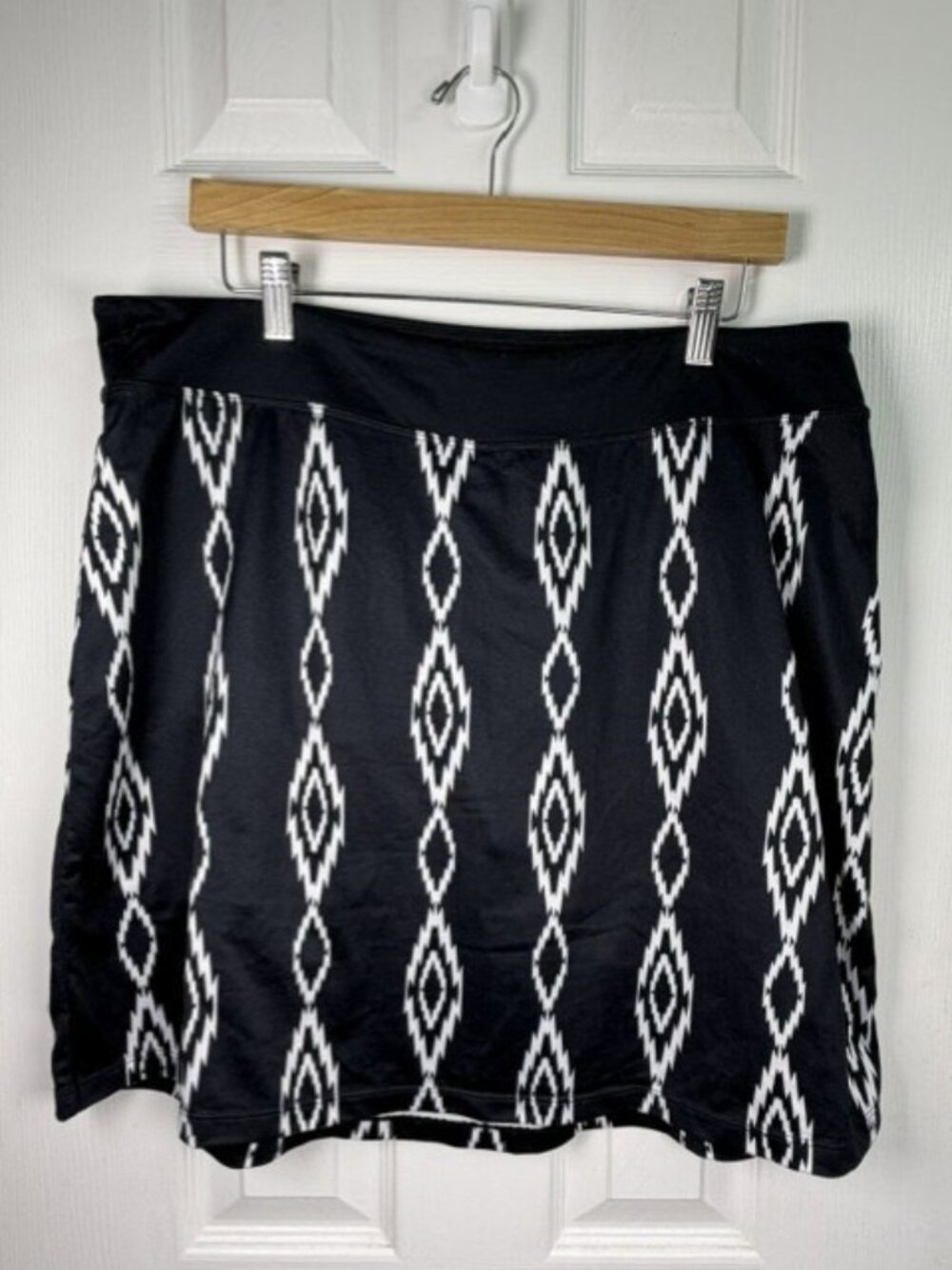 Seg'ments Luxe Black White Skort Women's XL Golf Tenniscore Activewear NWOT